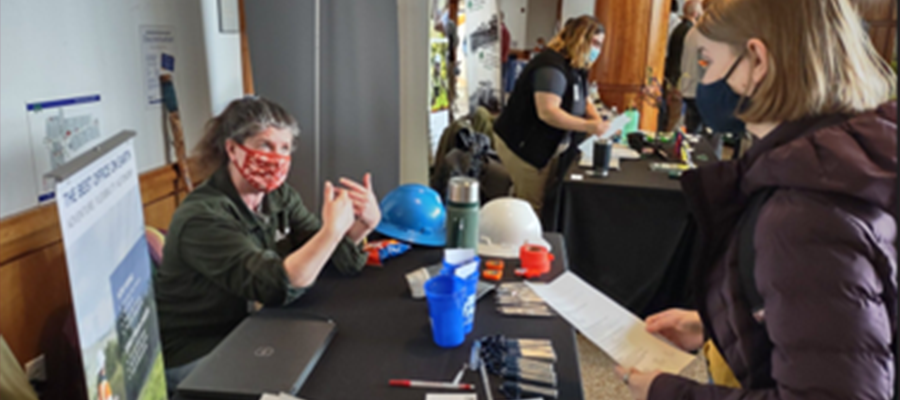 Recruiting at College Career Fairs